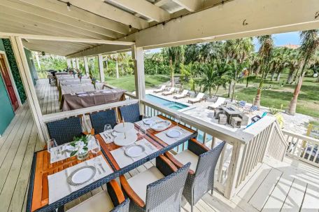Florida Retreat Outside Dining 